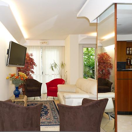 Hotel St Pierre Rimini Buitenkant foto